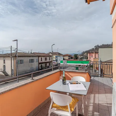 Roomy And Bright With Terrace! Apartment *