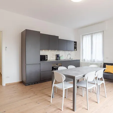 Roomy And Bright With Terrace! Apartment