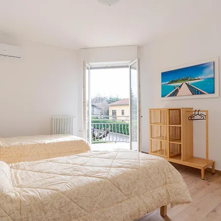 Roomy And Bright With Terrace! *