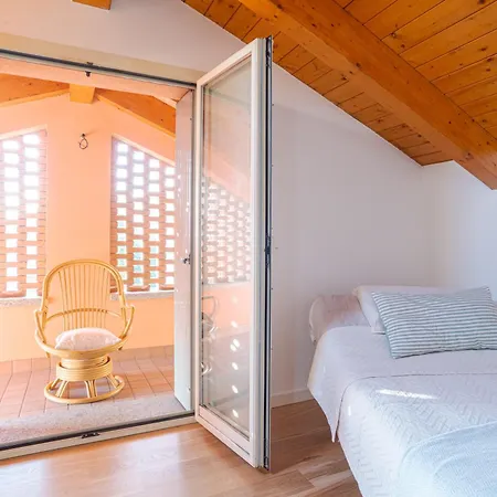 Roomy And Bright With Terrace! Apartment