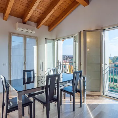 Roomy And Bright With Terrace! Apartment